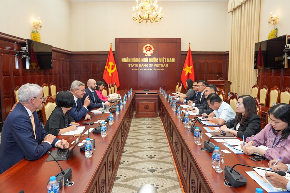 Quang cảnh buổi làm việc