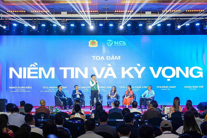 Hội nghị "KOL với kỷ nguyên vươn mình của dân tộc" (KOL summit 2025) do Hiệp hội An ninh mạng quốc gia phối hợp Cục An ninh mạng và phòng, chống tội phạm sử dụng công nghệ cao tổ chức diễn ra tại Hà Nội. Ảnh: BTC