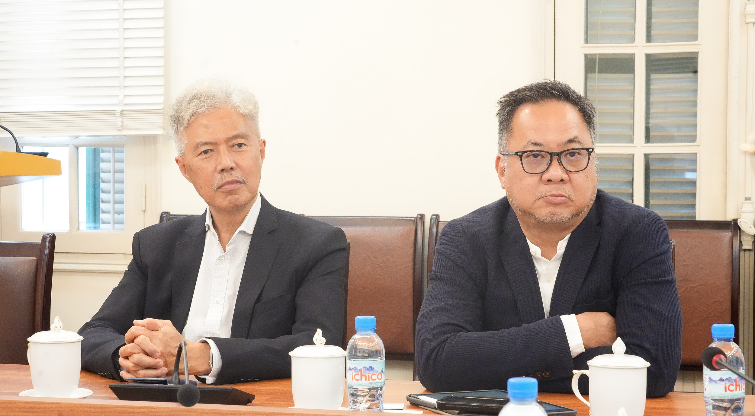 Ông Paul Gwee, Tổng Thư ký Hiệp hội Ngân hàng ASEAN và Giáo sư Tek Yew Chia (Đại học Quốc gia Singapore), cố vấn Quỹ Bill & Melinda Gates