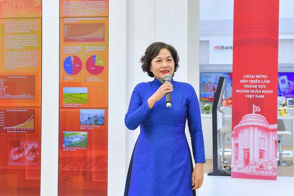 Thống đốc NHNN Nguyễn Thị Hồng phát biểu khai mạc không gian triển lãm thành tựu ngành Ngân hàng với chủ đề “Ngành Ngân hàng Việt Nam - Tự hào quá khứ, vững vàng hiện tại, kiến tạo tương lai”