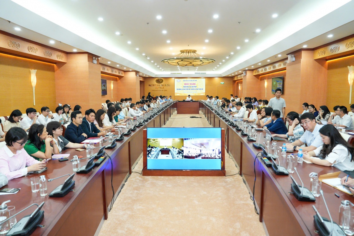 Ngân hàng tiết giảm chi phí, chia sẻ lợi nhuận để tiếp tục ổn định mặt bằng lãi suất