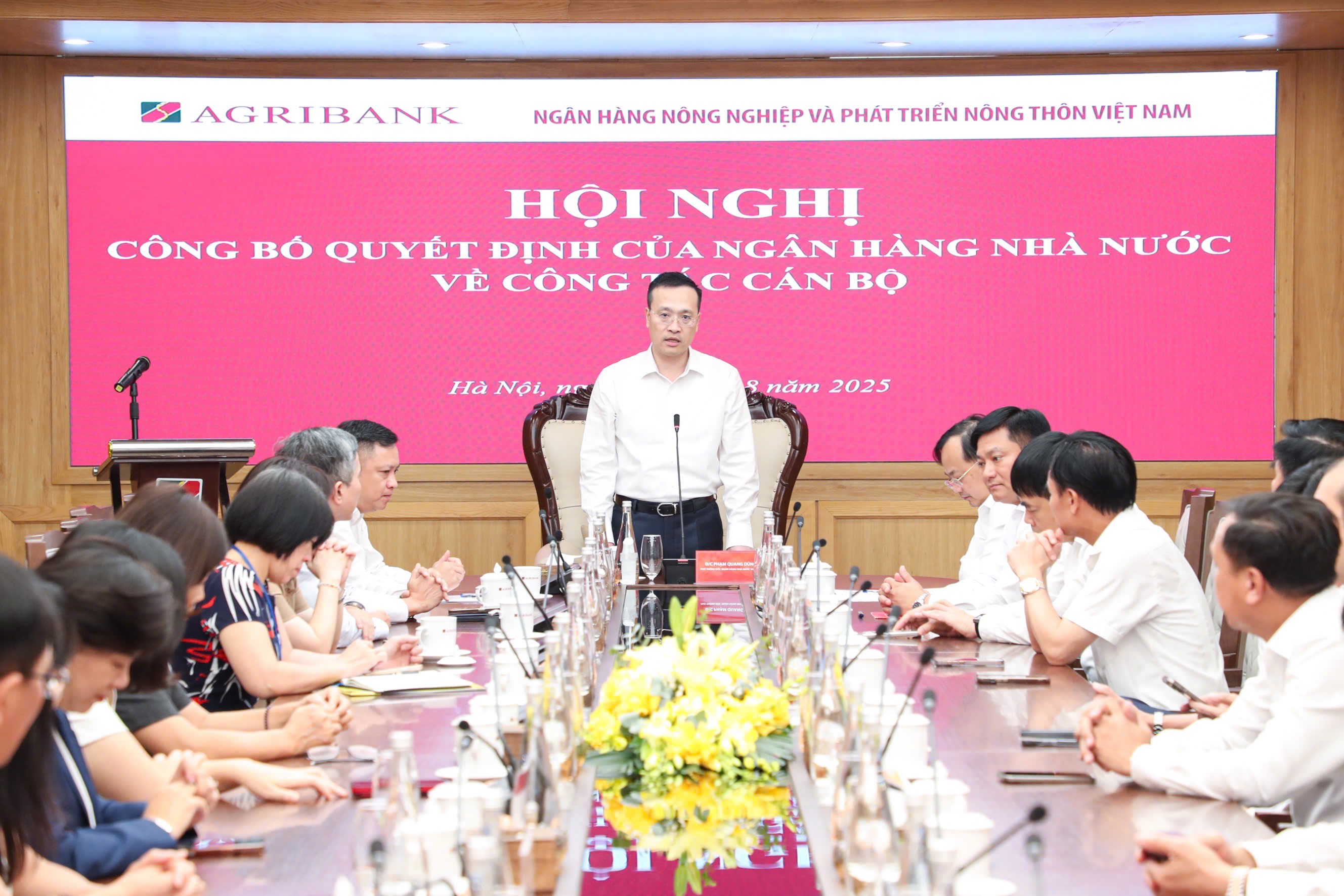 Đồng chí Phạm Quang Dũng, Ủy viên Ban Thường vụ Đảng ủy, Phó Thống đốc NHNN phát biểu tại Hội nghị