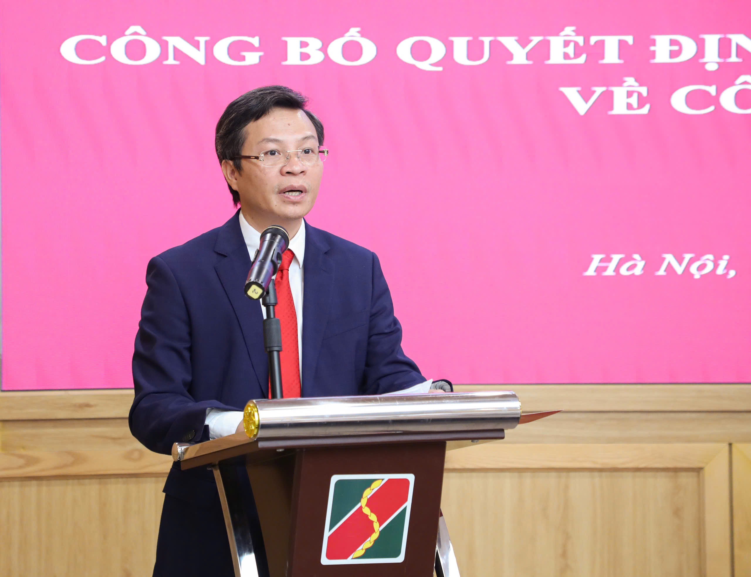 Thay mặt cán bộ được bổ nhiệm, đồng chí Đinh Việt Đông thành viên Ban kiểm soát Agribank phát biểu nhận nhiệm vụ