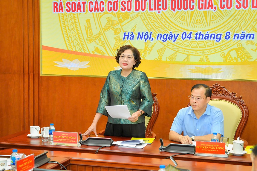 Thống đốc Ngân hàng Nhà nước Nguyễn Thị Hồng phát biểu tại buổi làm việc
