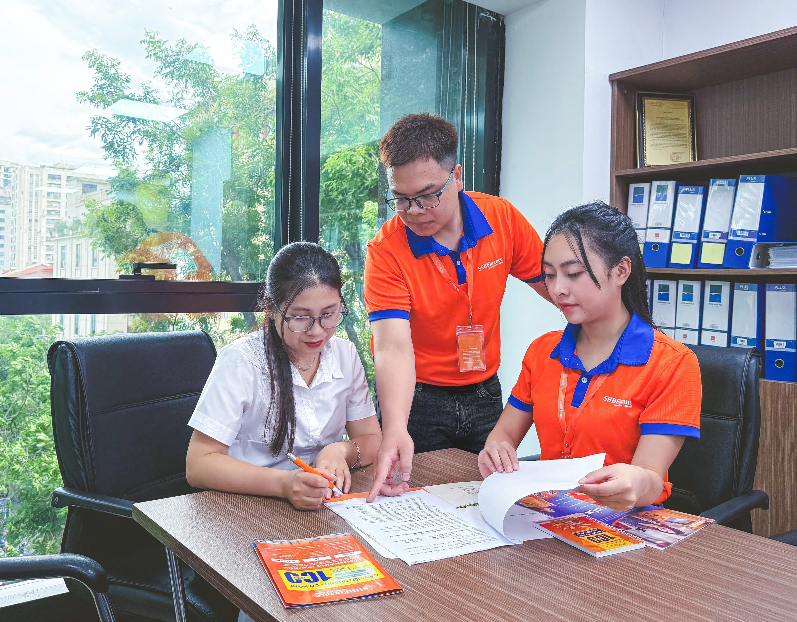 8 năm đồng hành tận tâm, nguồn tài chính hoạt cho người tiêu dùng Việt