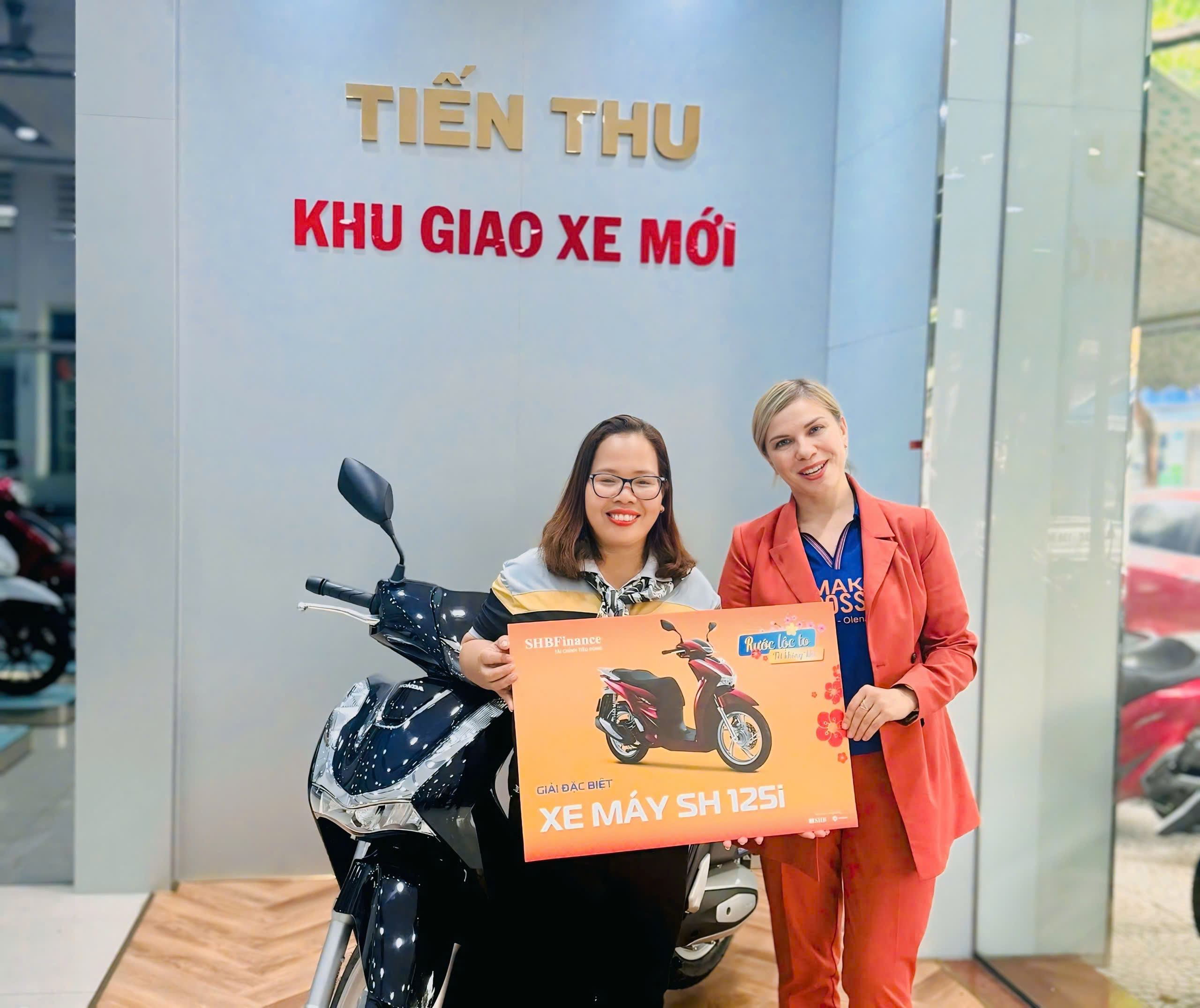 8 năm đồng hành tận tâm, nguồn tài chính hoạt cho người tiêu dùng Việt