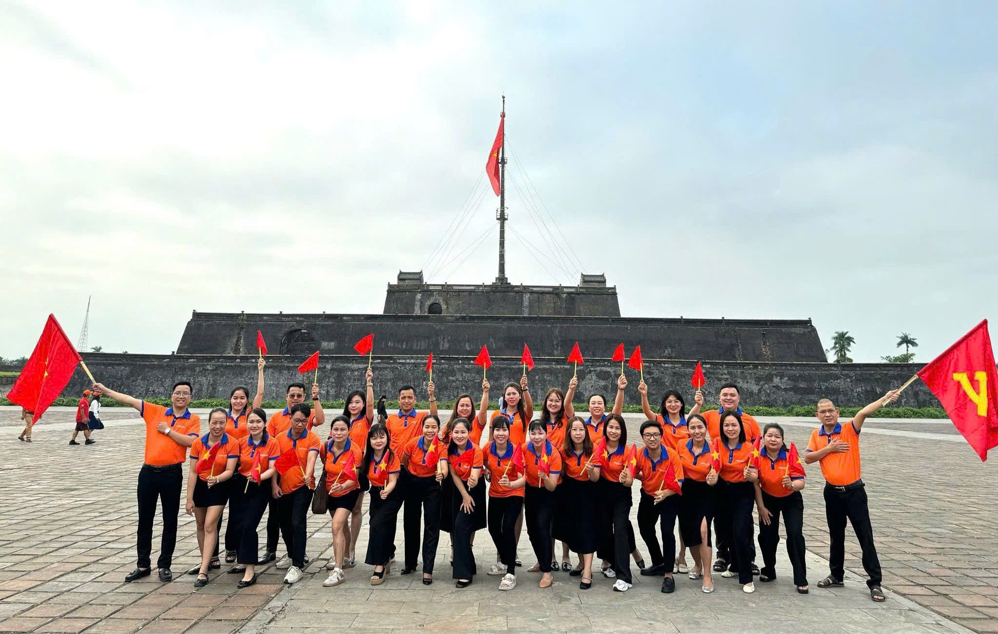 8 năm đồng hành tận tâm, nguồn tài chính hoạt cho người tiêu dùng Việt