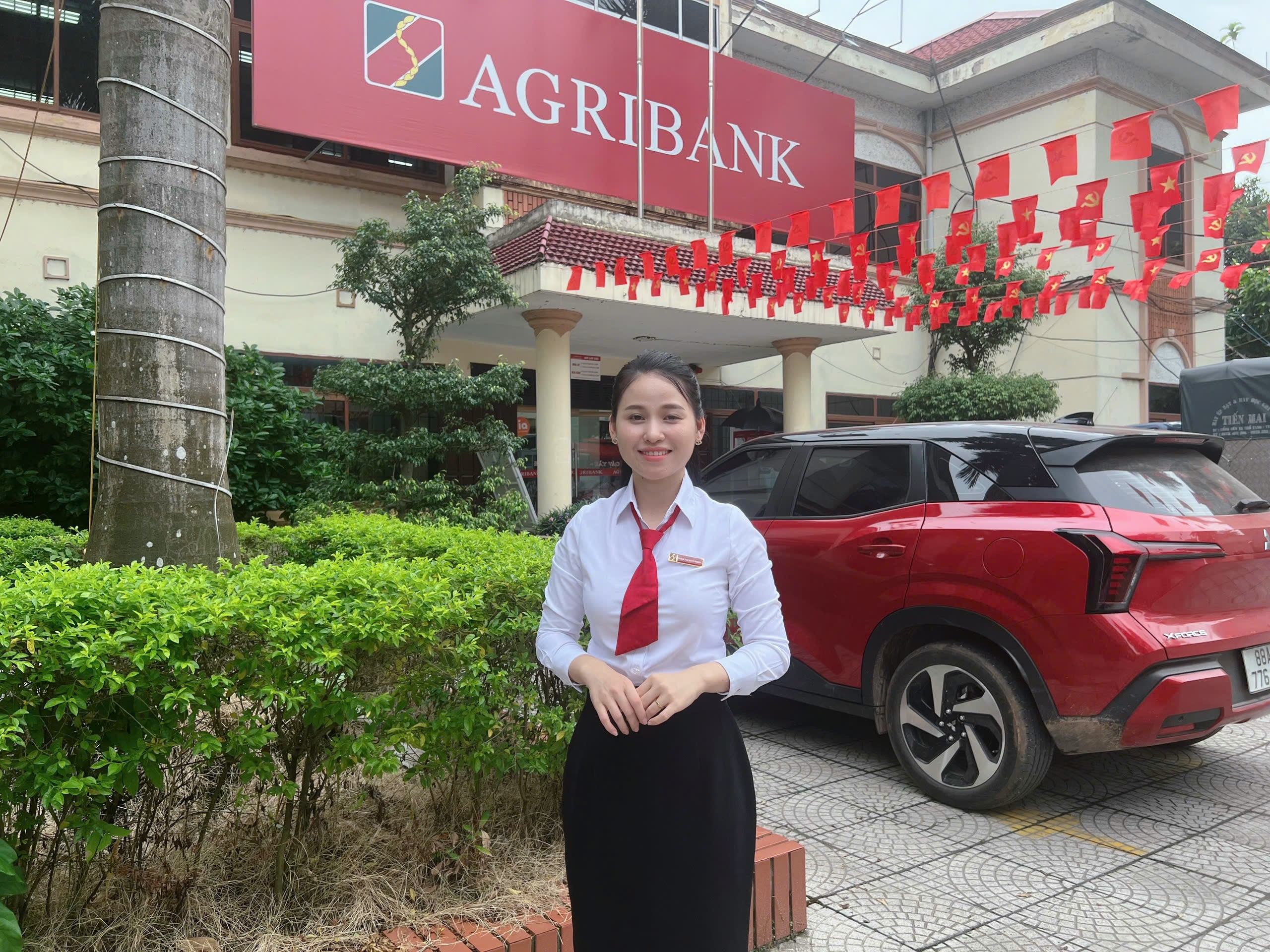 Chị Phạm Thị Bích Ngọc - Thí sinh của Chi nhánh Tam Dương, Vĩnh Phúc đánh giá đề thi vừa mang tính hệ thống, vừa sát thực tiễn hoạt động của Chi nhánh