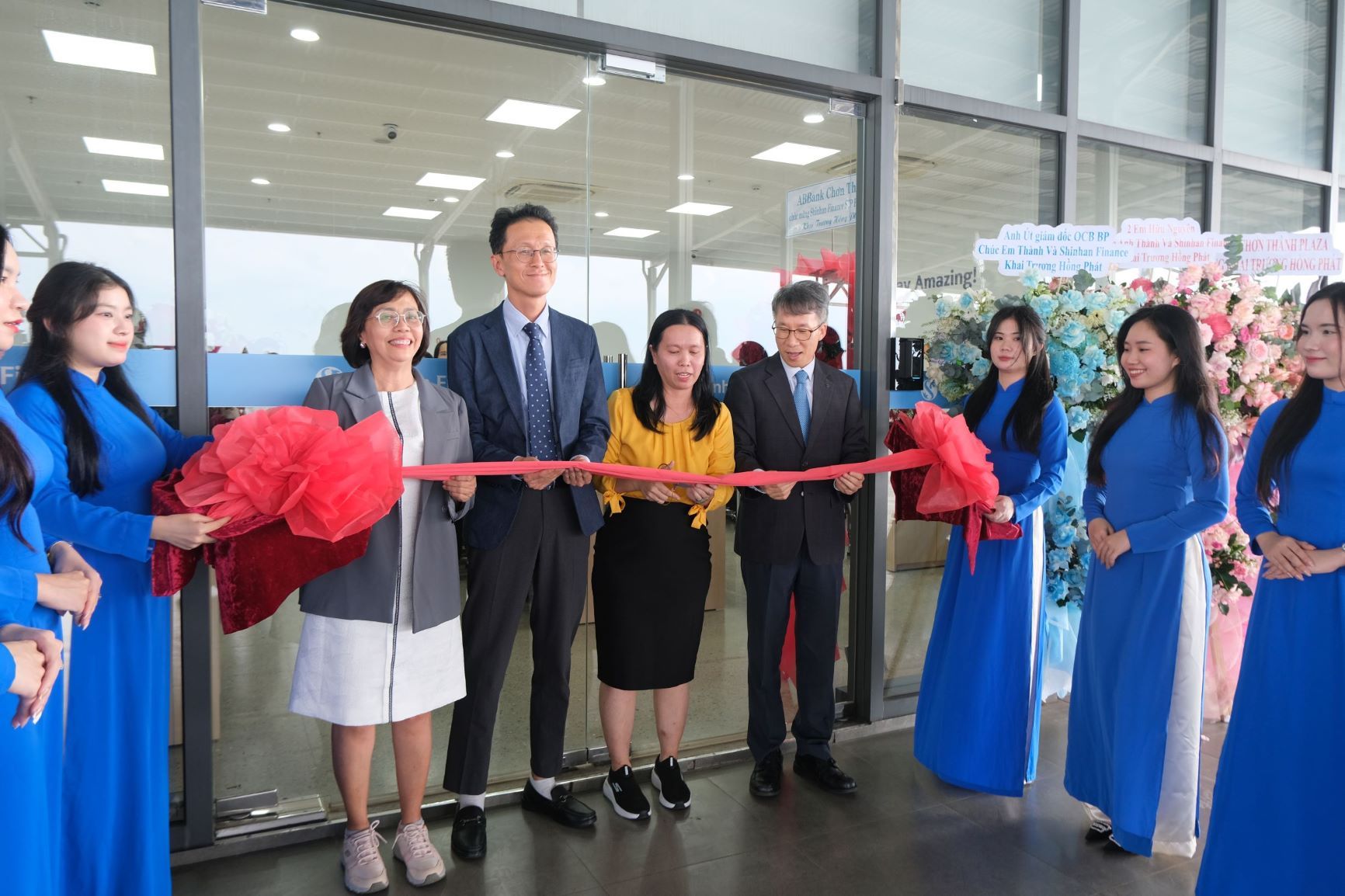 Shinhan Finance tung ưu đãi hấp dẫn nhân dịp khai trương Điểm Giới thiệu Dịch vụ tại Bình Phước