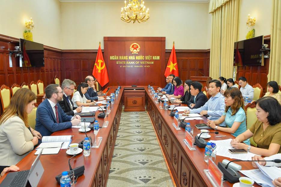 Quang cảnh buổi làm việc