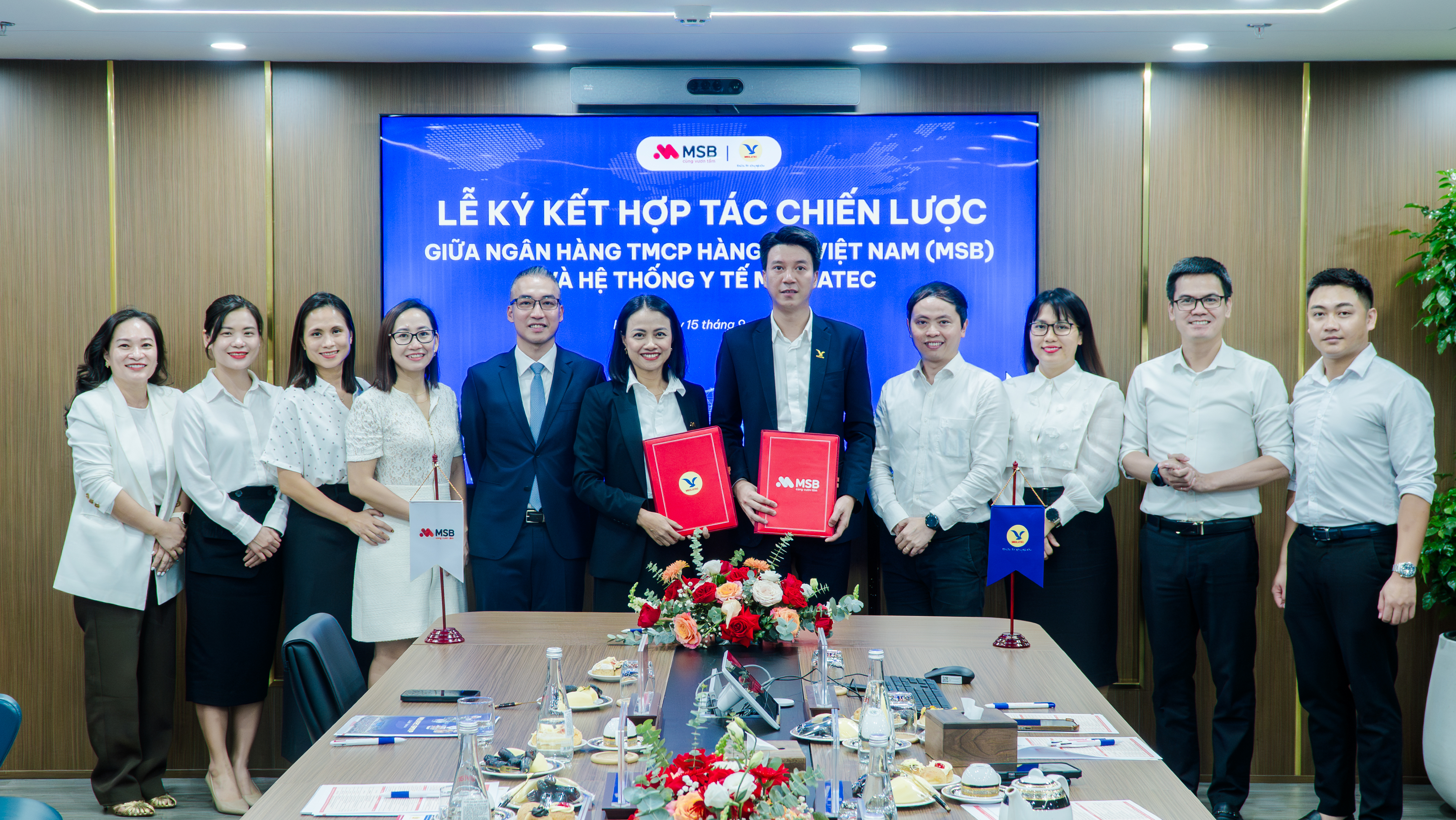 hợp tác
