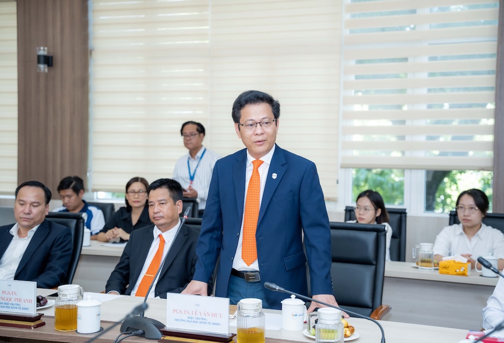 PGS.TS. Lê Văn Huy, Hiệu trưởng Trường Đại học Kinh tế - Đại học Đà Nẵng