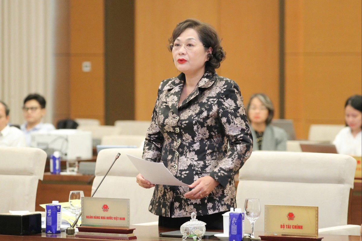 Thống đốc NHNN Nguyễn Thị Hồng phát biểu tại phiên họp
