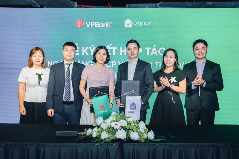 hợp tác