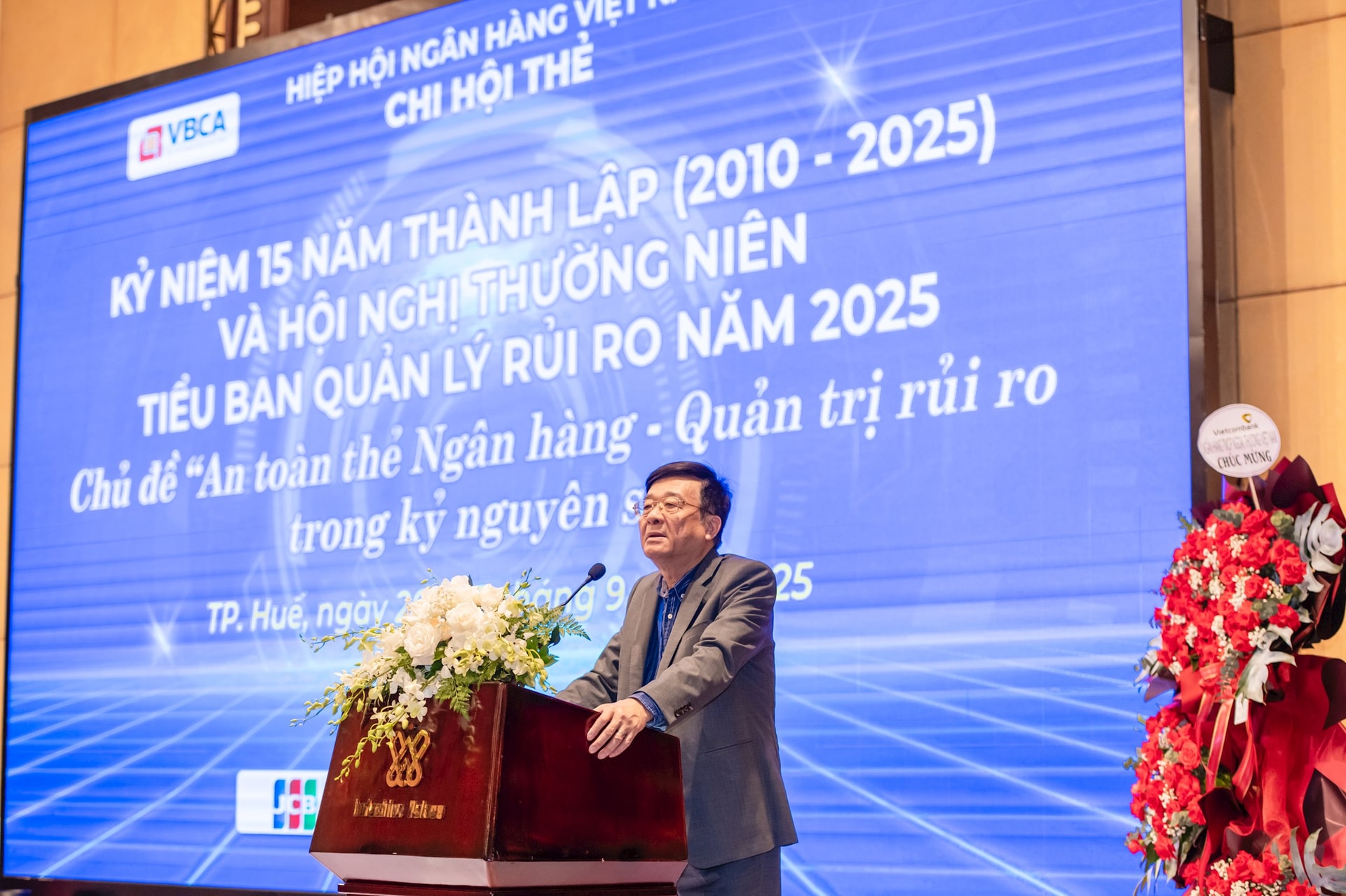 Ông Nguyễn Quốc Hùng – Phó Chủ tịch kiêm Tổng Thư ký Hiệp hội Ngân hàng Việt Nam phát biểu tại Chương trình. Ảnh: Thiên Bảo