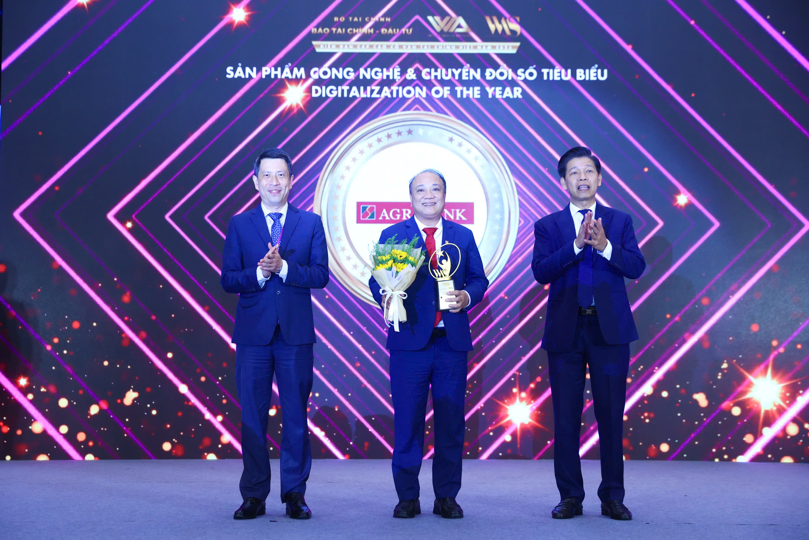 Agribank nhận 3 giải thưởng dịch vụ tài chính tiêu biểu 2025