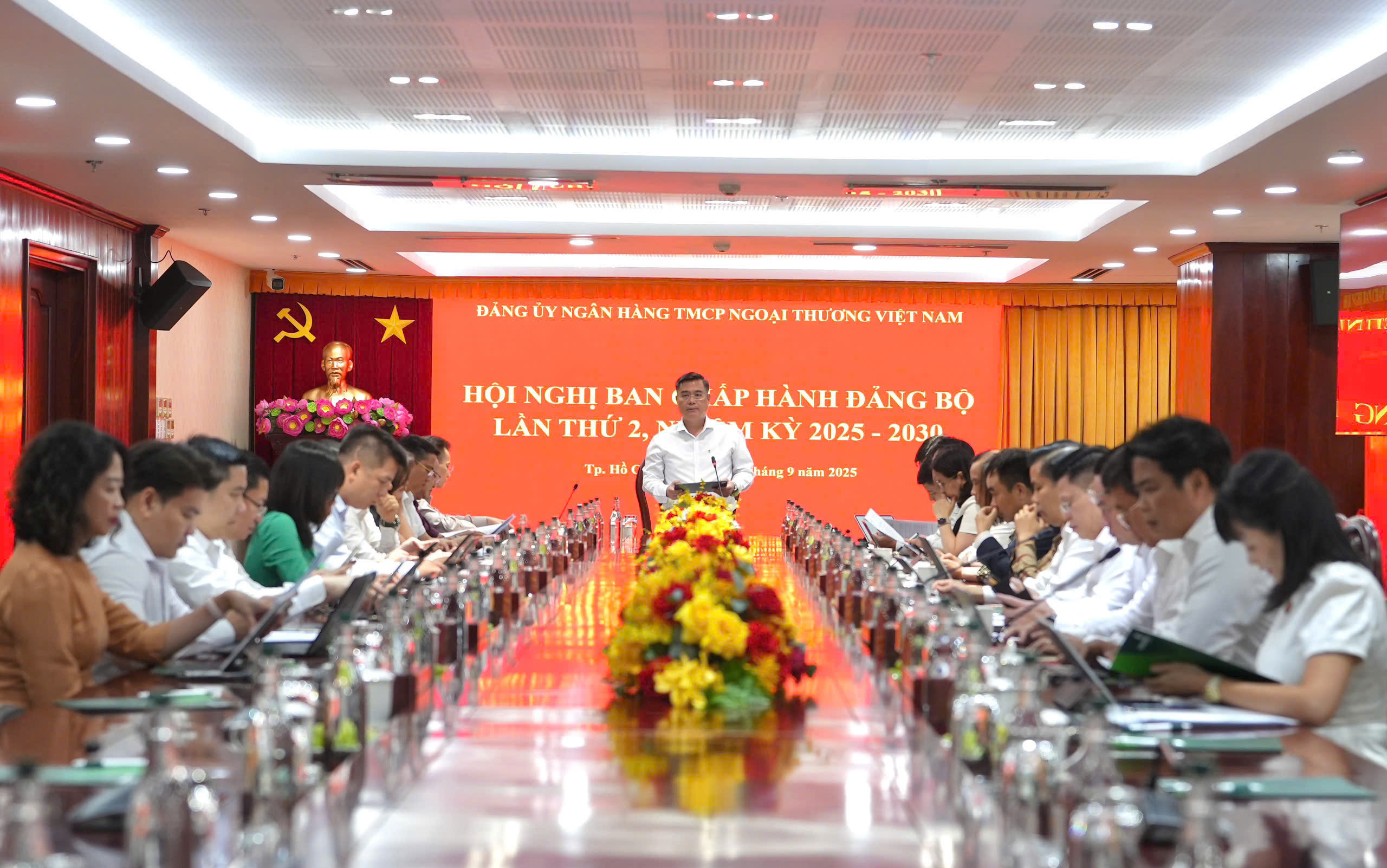 Toàn cảnh Hội nghị Ban chấp hành Đảng bộ Vietcombank lần thứ 2, nhiệm kỳ 2025 - 2030