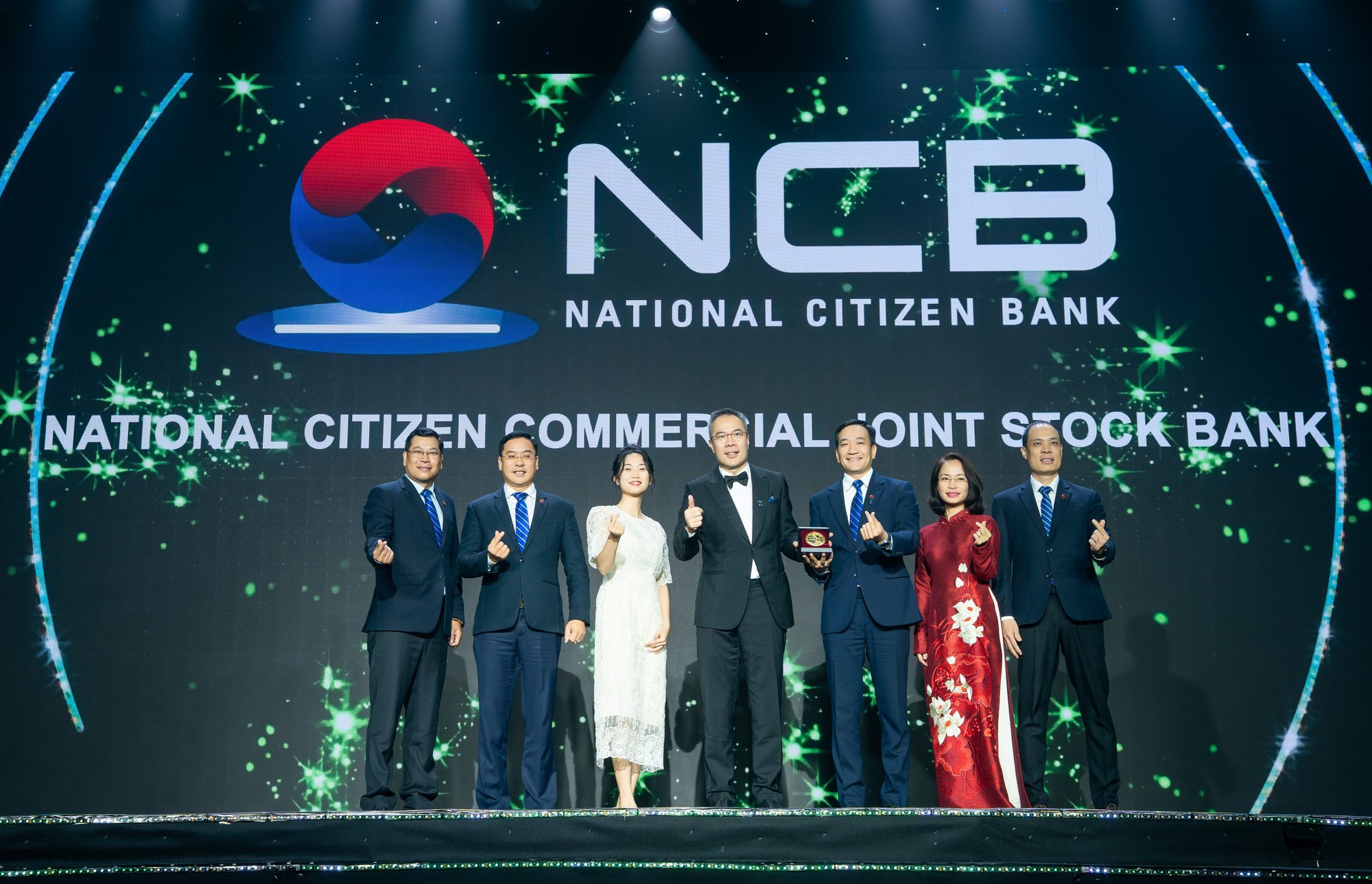 Ngân hàng NCB lần đầu được vinh danh "Doanh nghiệp Dẫn đầu công nghệ - Tech Empowerment Awards 2025" tại Giải thưởng HR Asia Awards 2025