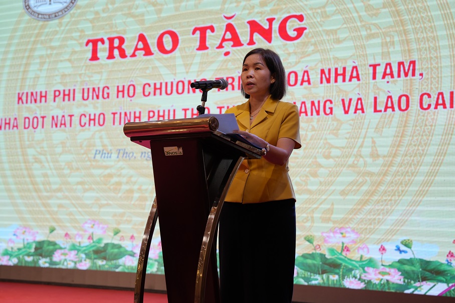 Bà Phùng Thị Kim Nga,