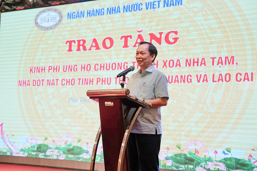 Đồng chí Đào Minh Tú, Phó Thống đốc Thường trực NHNN, Chủ tịch Công đoàn Ngân hàng Việt Nam phát biểu tại chương trình