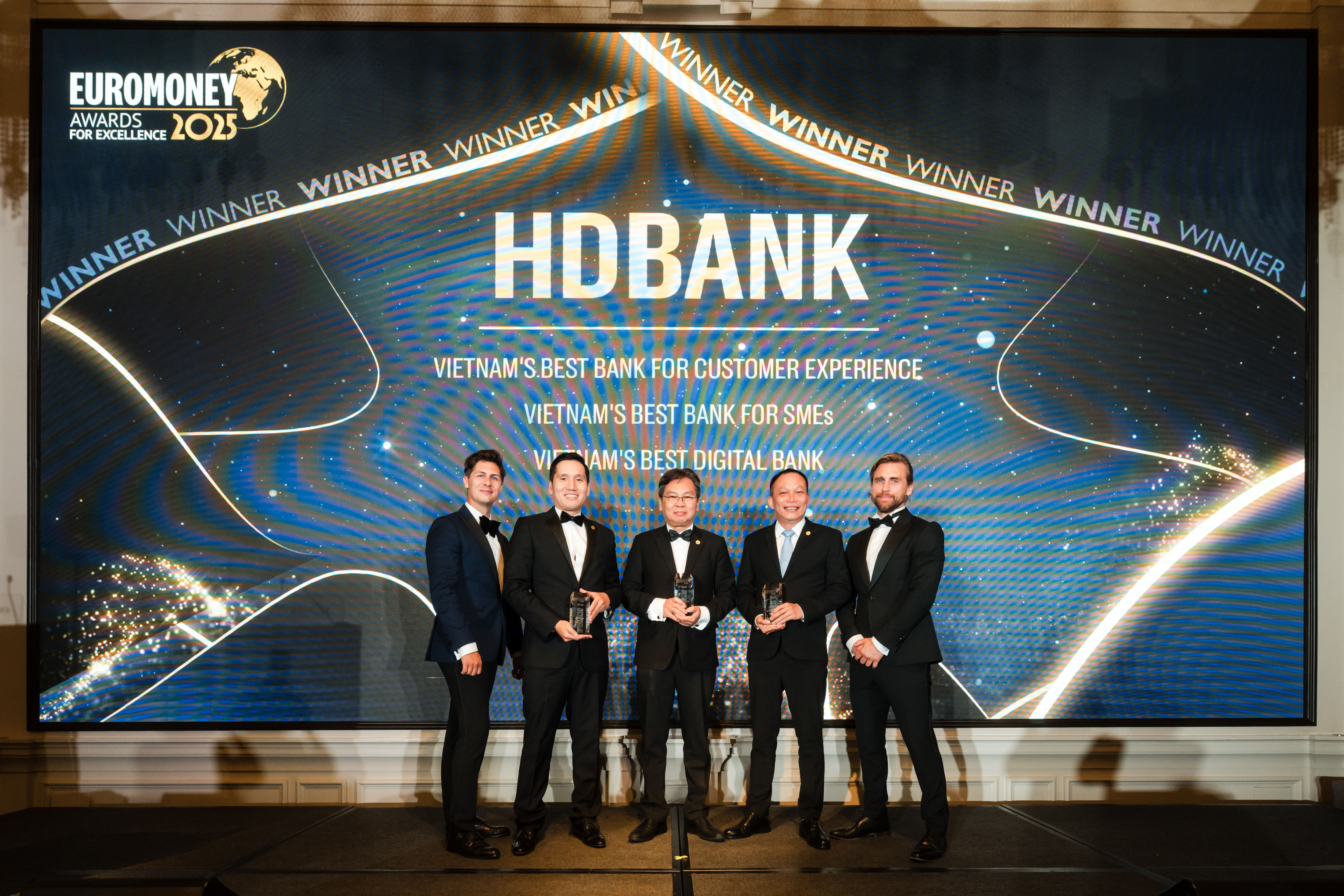 HDBank tự hào ghi dấu ấn đặc biệt khi trở thành ngân hàng Việt Nam duy nhất giành cùng lúc ba giải thưởng Euromoney Awards for Excellence 2025.