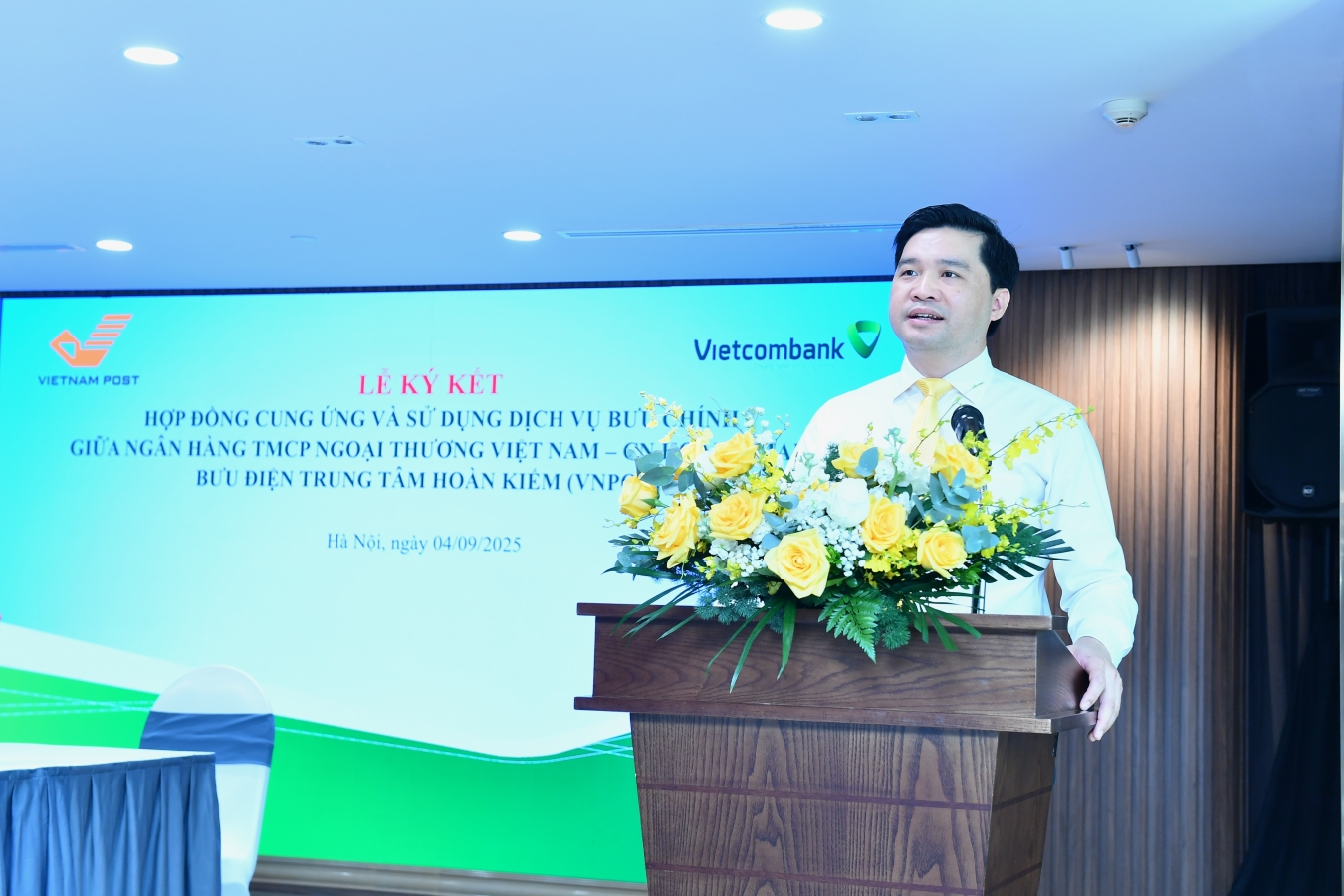 Ông Bùi Văn Hoàng - Giám đốc Bưu điện TP. Hà Nội phát biểu tại buổi lễ