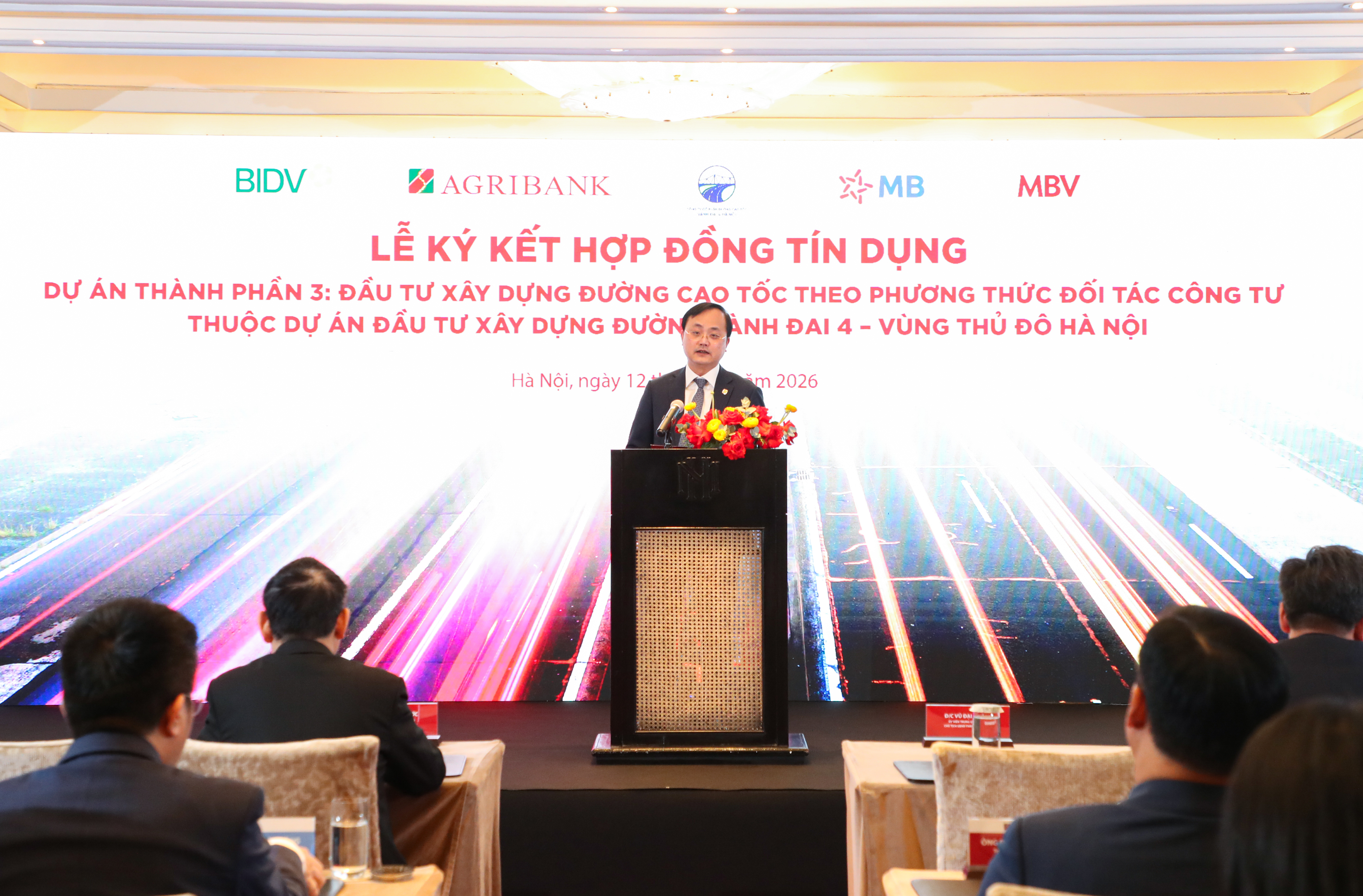Đồng chí Tô Huy Vũ - Chủ tịch HĐTV Agribank phát biểu tại buổi Lễ