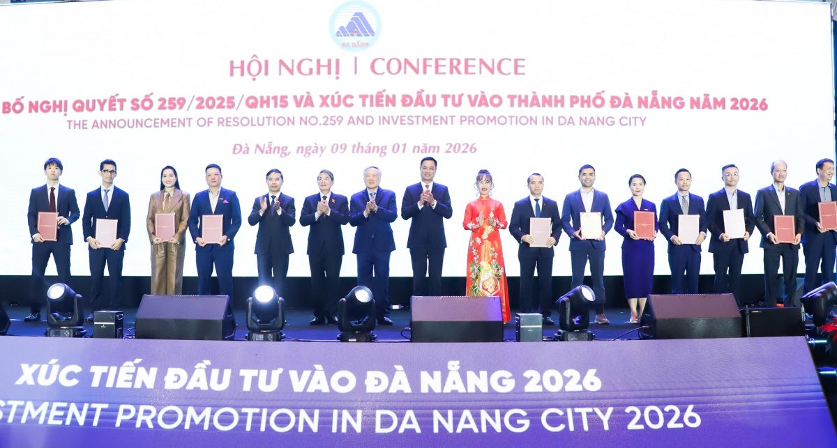 UBND TP Đà Nẵng đã trao Giấy chấp chấp thuận quan tâm Trung tâm tài chính quốc tế Việt Nam tại TP Đà Nẵng cho 11 tổ chức, doanh nghiệp, trong đó có 5 ngân hàng thương mại.