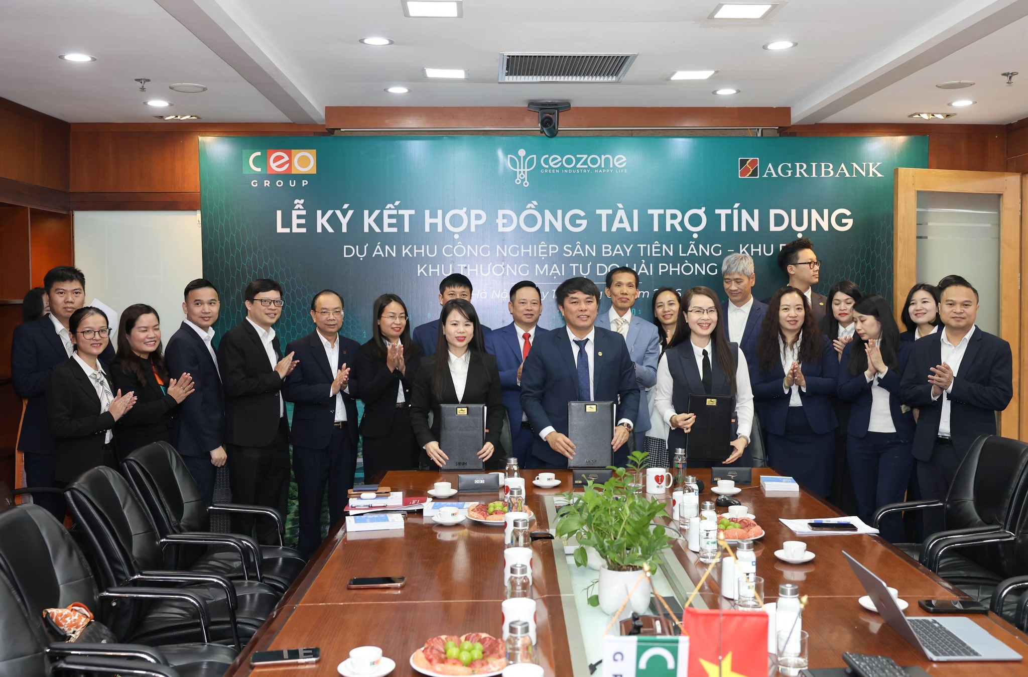 Agribank Chi nhánh Đông Hải Phòng, Agribank Chi nhánh Mê Linh và Công ty Cổ phần phát triển Khu vực công nghệp C.E.O ký kết hợp đồng cấp tín dụng đối với Dự án Khu công nghiệp Sân bay Tiên Lãng - khu B tại TP Hải Phòng