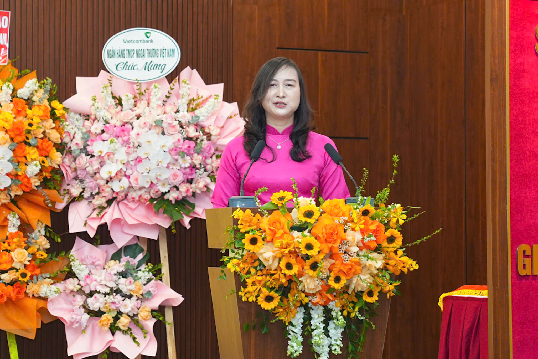 Giám đốc NHNN chi nhánh Khu vực 6 Nguyễn Thị Dung phát biểu nhận nhiệm vụ