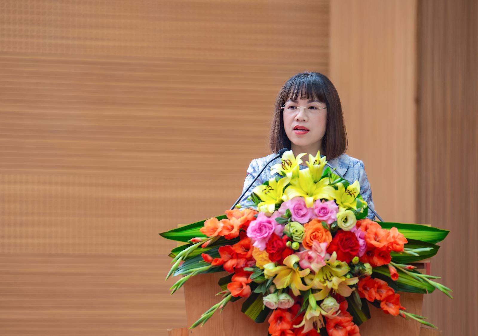 Bà Trương Thu Hòa - Giám đốc NHNN Khu vực 4 phát biểu chỉ đạo tại Hội nghị