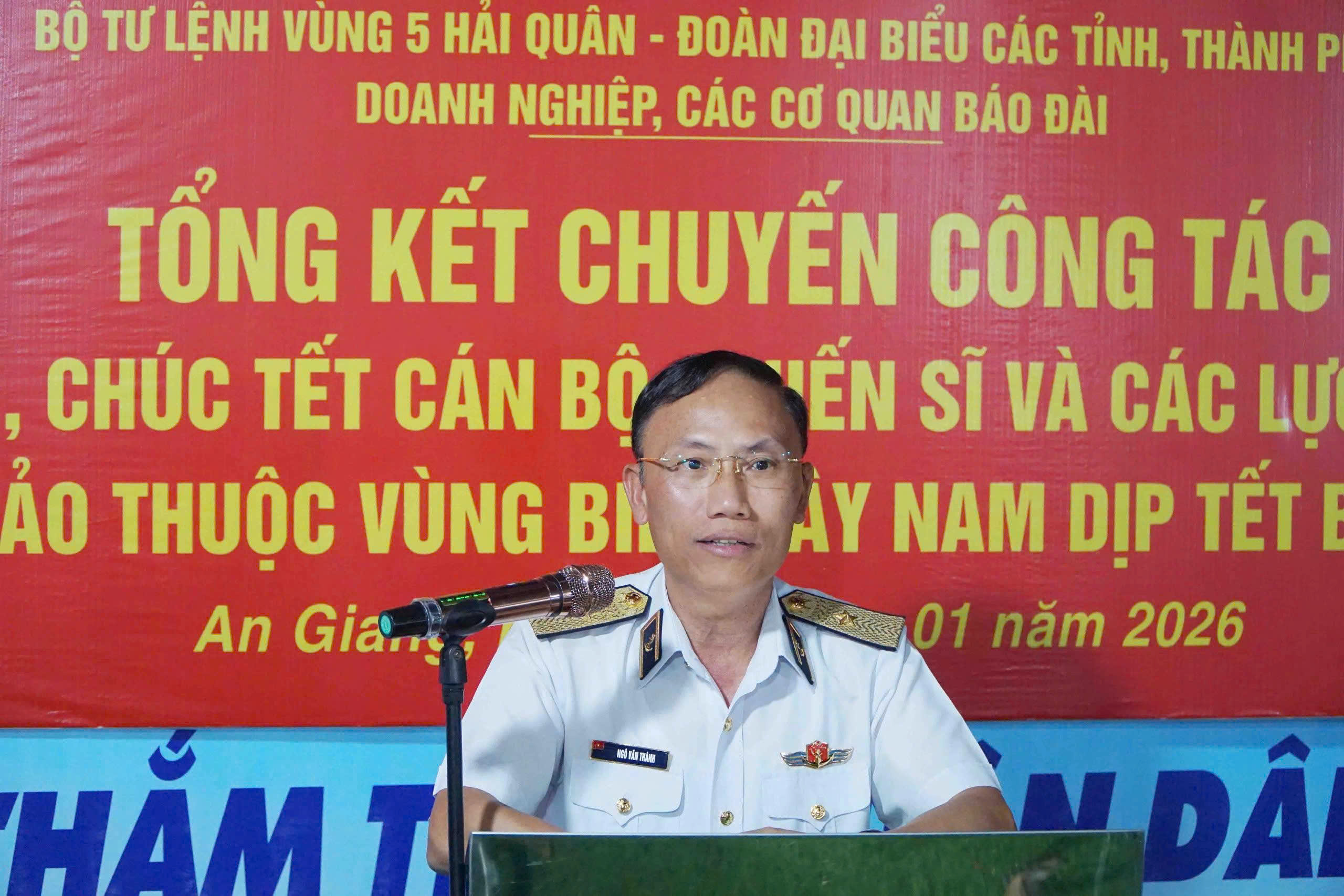 Chuẩn Đô đốc Ngô Văn Thành - Bí thư Đảng ủy, Chính ủy Vùng 5 Hải quân đánh giá tổng kết chuyến công tác