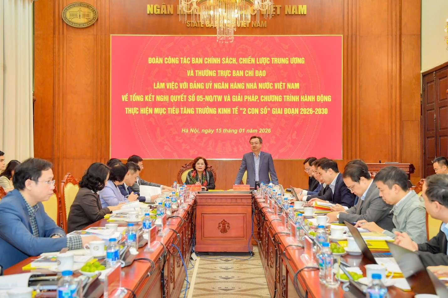 Quang cảnh buổi làm việc