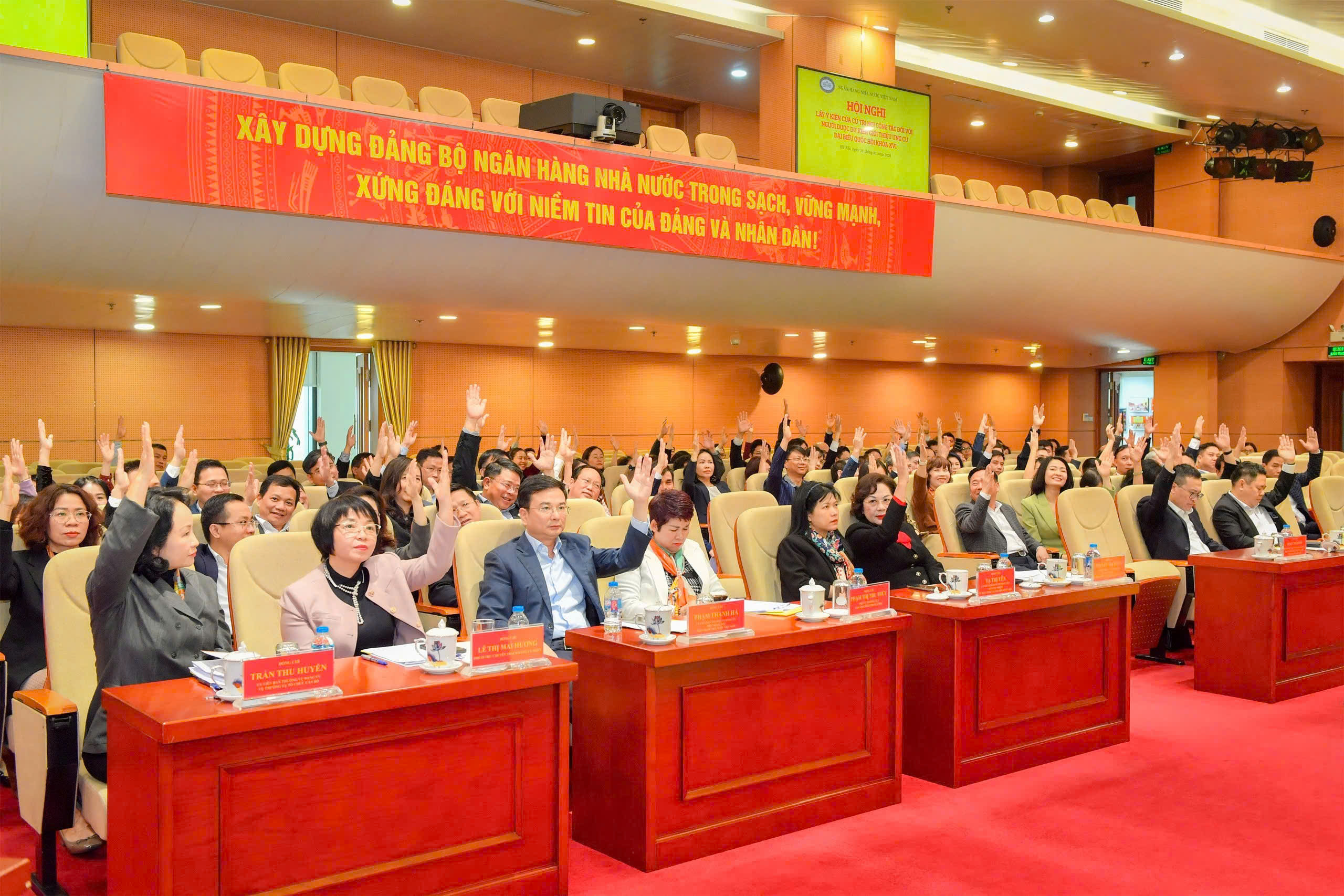 Cử tri NHNN thống nhất cao giới thiệu Đ/c Nguyễn Thị Hồng ứng cử đại biểu Quốc hội khóa XVI