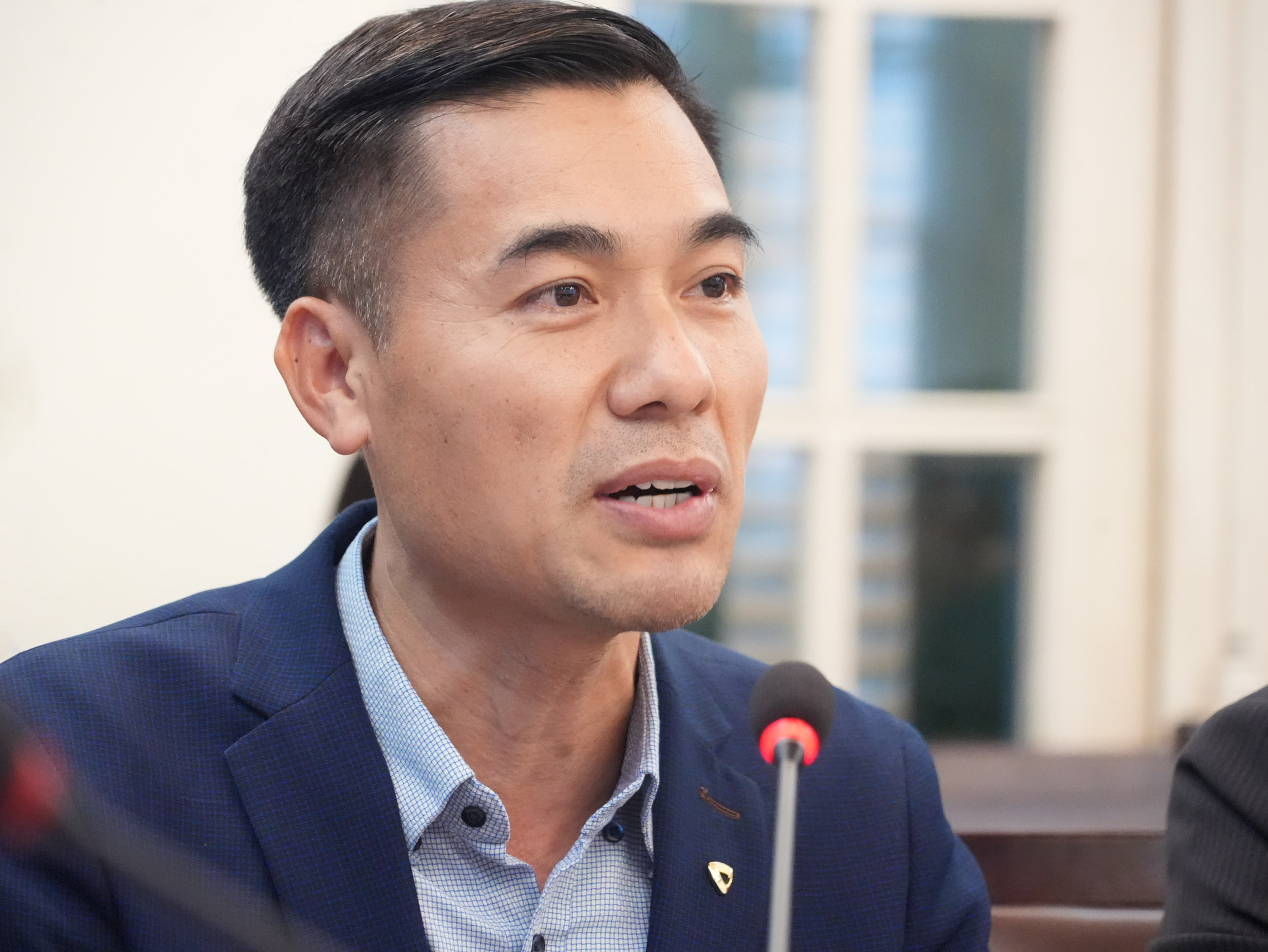 Đại diện Vietcombank trao đổi tại cuộc họp