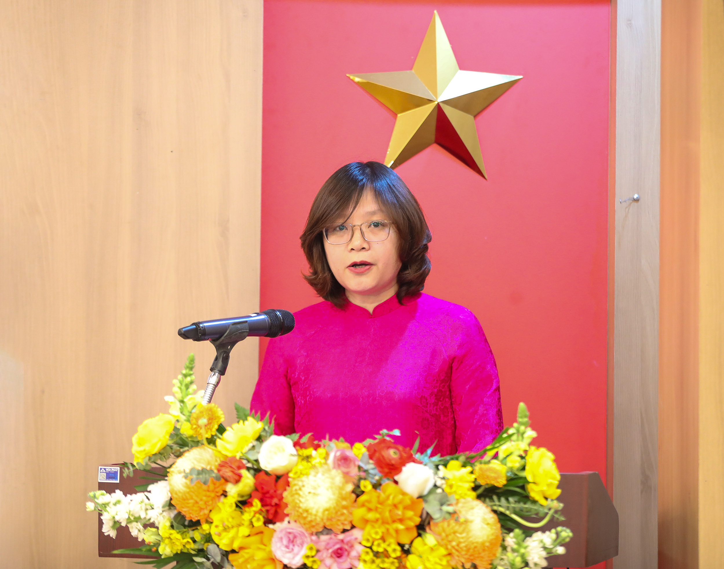 Bà Phan Hoàng Mai - Trưởng Ban Thanh tra Nhân dân, Phó Tổng Biên tập Tạp chí Thị trường Tài chính Tiền tệ