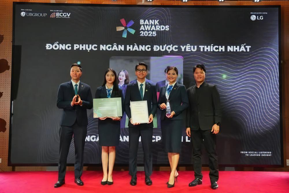 Lấy trải nghiệm khách hàng làm thước đo, Bank Awards 2025 vinh danh 18 hạng mục giải thưởng