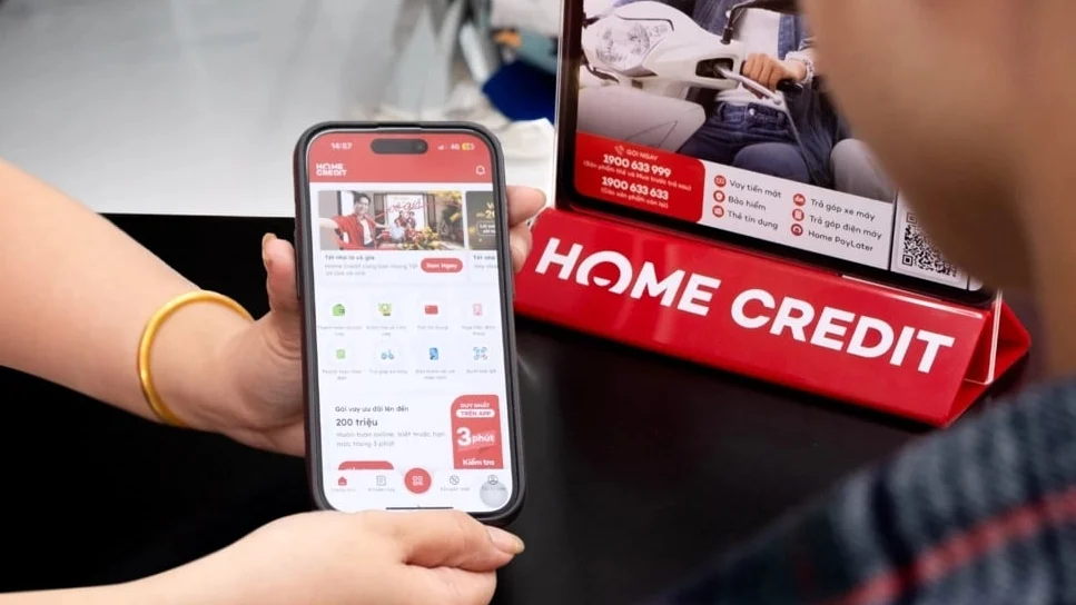 Ứng dụng của Home Credit được tích hợp sâu vào hành trình mua sắm. Ảnh: DN