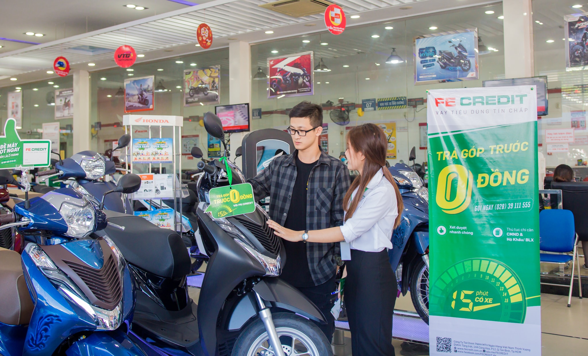 Người tiêu dùng vẫn chi tiêu cho nhu cầu quan trọng ngày Tết nhưng ở mức thận trọng hơn