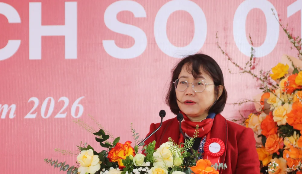 Bà Lê Thị Hoàng Hà phát biểu chỉ đạo tại lễ khai trương.