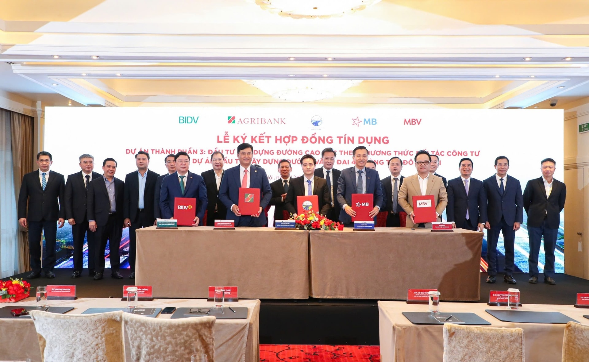 Lễ ký kết hợp đồng tín dụng Dự án thành phần 3