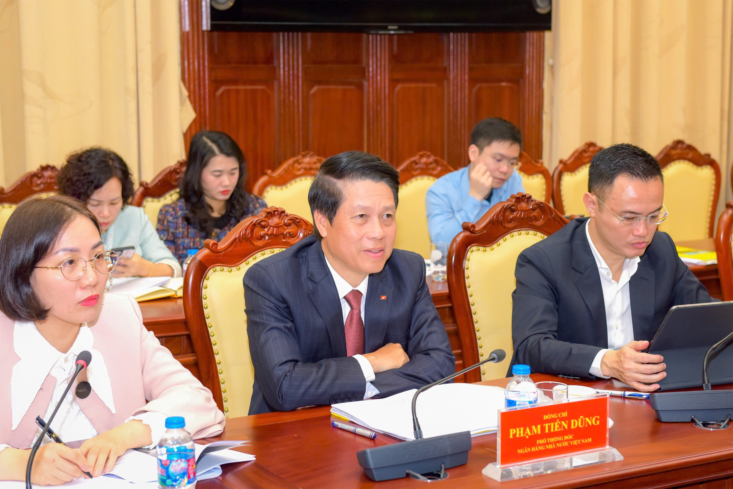 Phó Thống đốc Phạm Tiến Dũng phát biểu tại buổi làm việc
