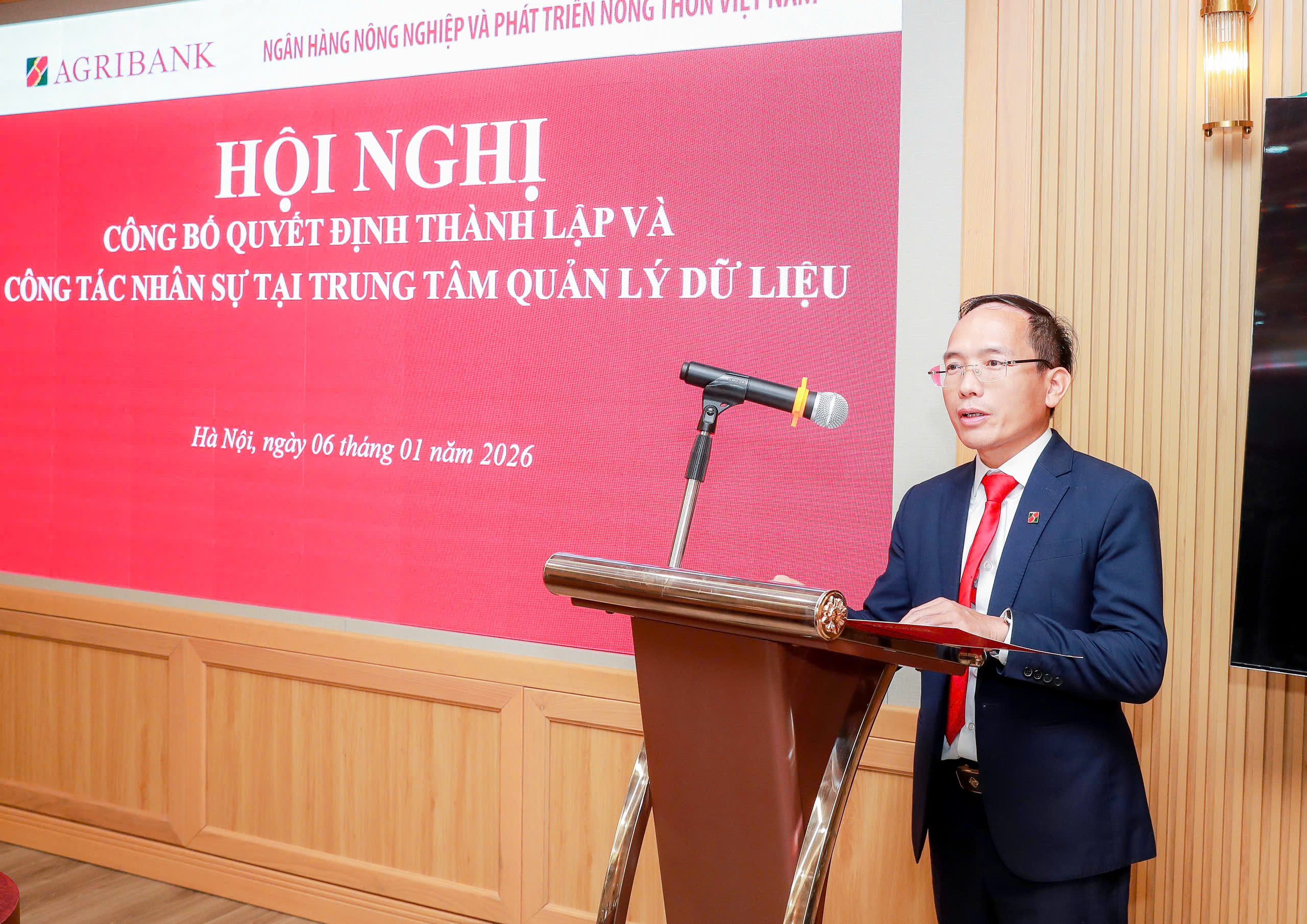 Đồng chí Đinh Quang Dân - Giám đốc Trung tâm Quản lý dữ liệu phát biểu nhận nhiệm vụ