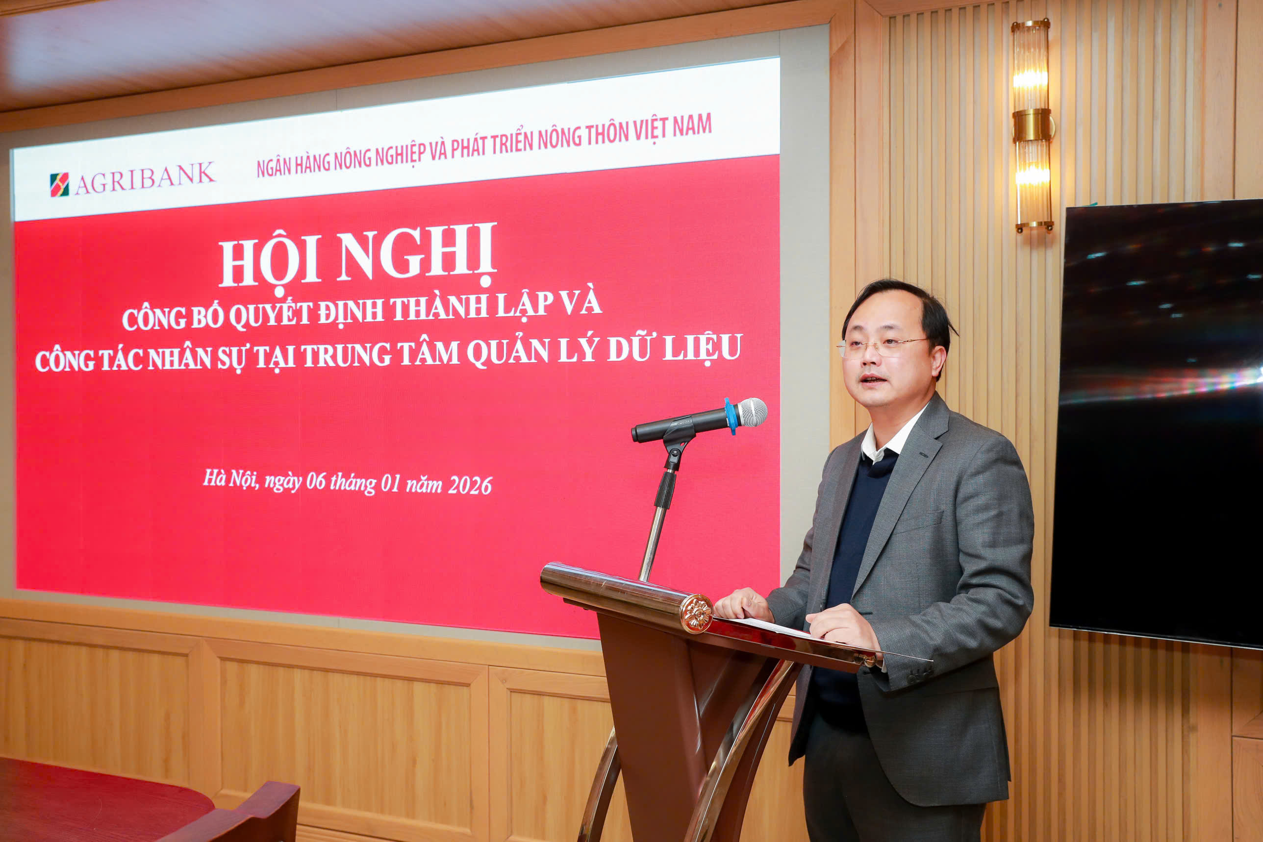 Đồng chí Tô Huy Vũ - Bí thư Đảng ủy, Chủ tịch Hội đồng thành viên Agribank phát biểu chỉ đạo Hội nghị