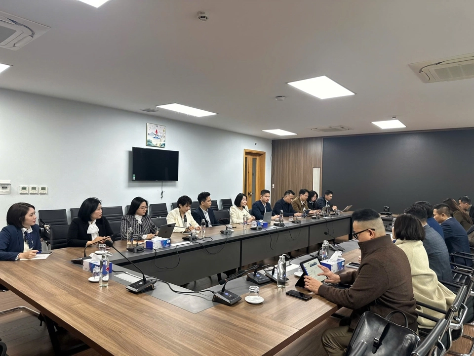 Buổi làm việc diễn ra trong không khí trao đổi cởi mở, hợp tác và xây dựng