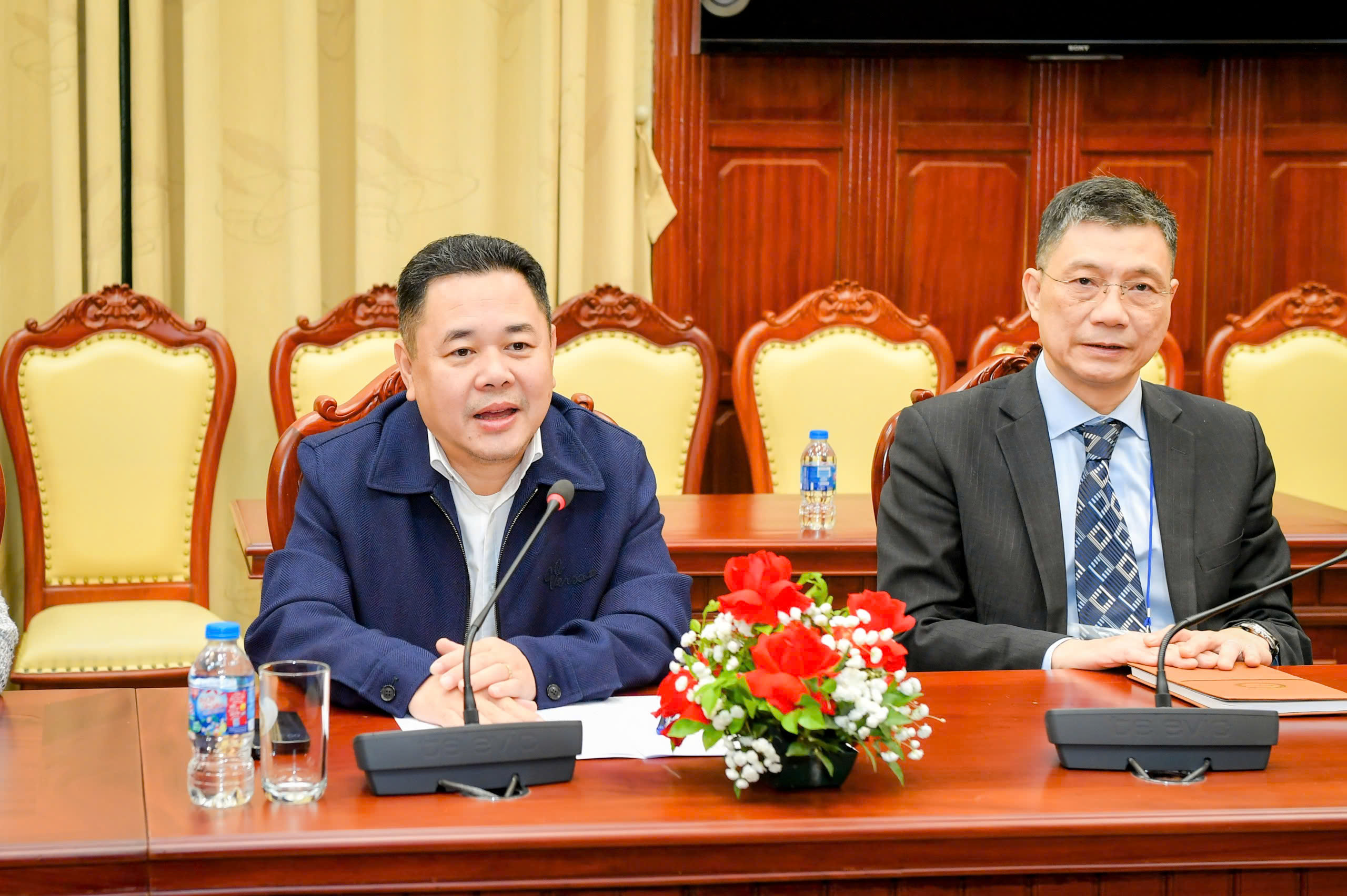 Phó Thống đốc Nguyễn Ngọc Cảnh phát biểu tại buổi tiếp