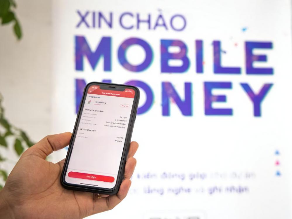 Hạn mức giao dịch tối đa qua tài khoản Tiền di động của 01 khách hàng tại 01 tổ chức cung ứng là 100 triệu Đồng Việt Nam/tháng.
