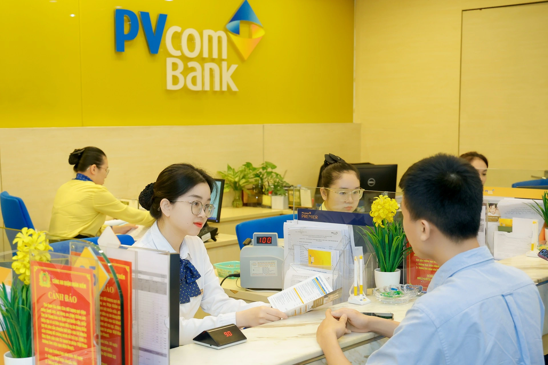 PVcomBank xếp vị trí 86 trong Top 500 Doanh nghiệp lớn nhất Việt Nam năm 2025