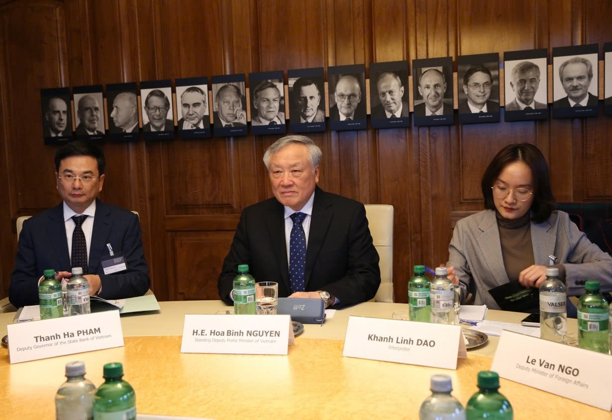 Phó Thống đốc Phạm Thanh Hà cùng Phó Thủ tướng và đoàn công tác gặp Ngân hàng Trung ương Thụy Sỹ