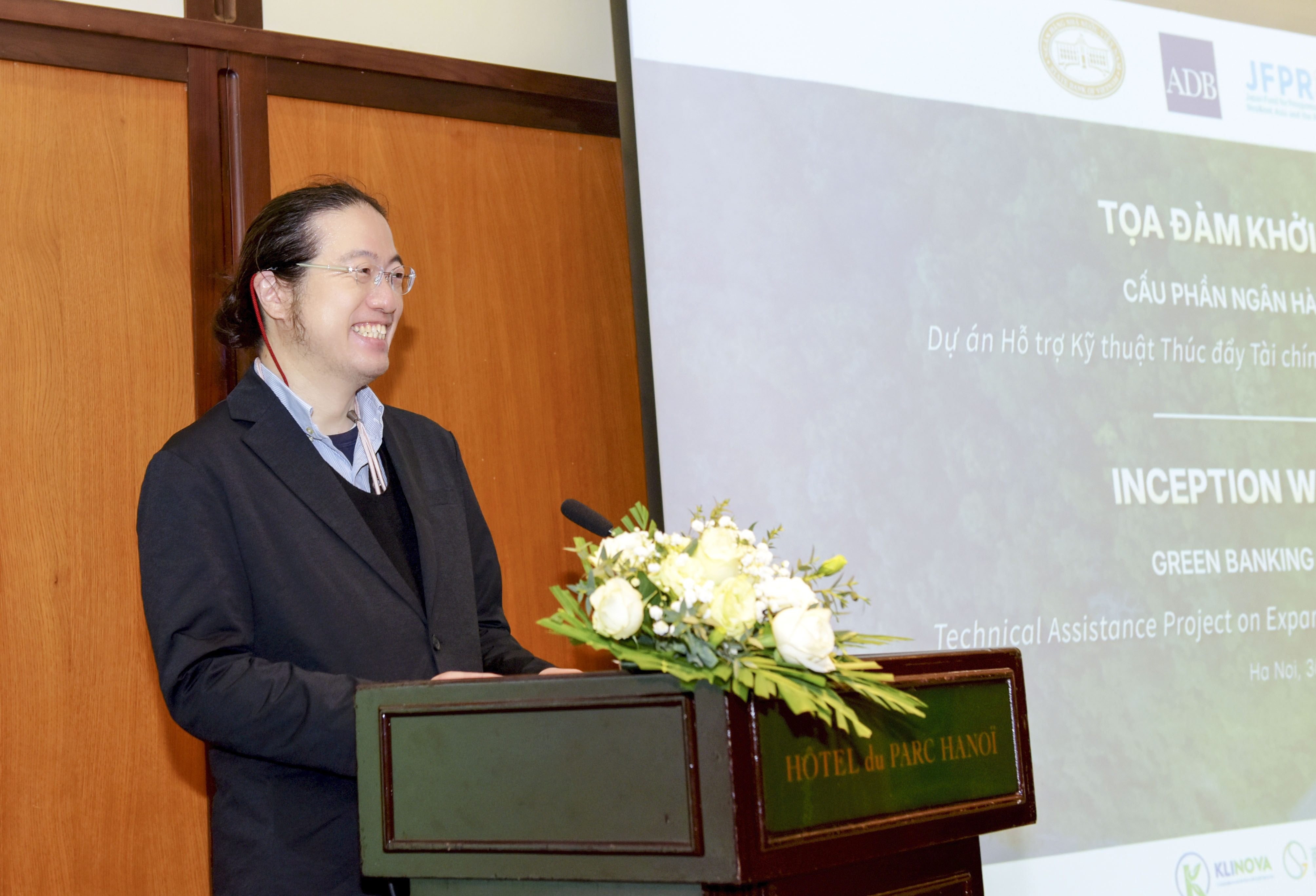 Ông Watanabe Takakazu – Tham tán Công sứ, Trưởng ban Kinh tế, Đại sứ quán Nhật Bản phát biểu tại Toạ đàm